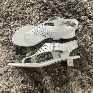 ❌𝗦𝗢𝗟𝗗❌ Michael Kors White Leather Heel Thong Sandals Excellent Size 8M